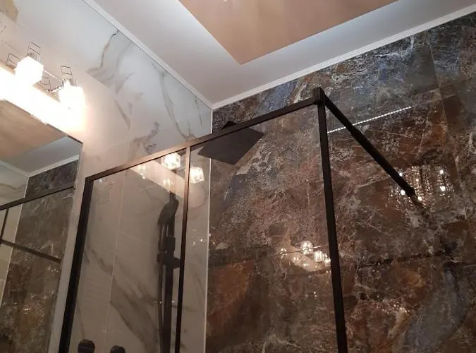 Kwiat Lotosu 옐레니아구라